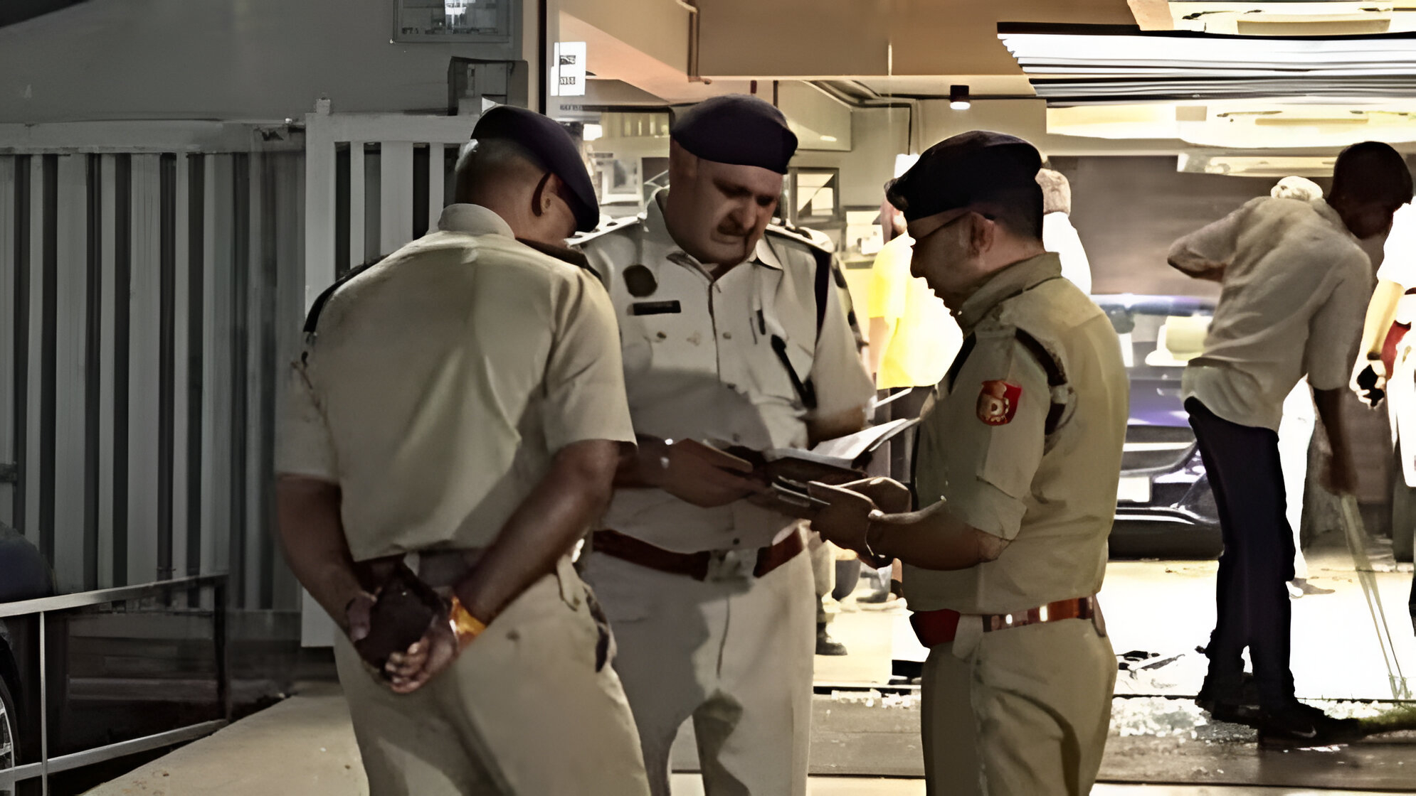 ভারতের মথুরায় ৯০ বাংলাদেশি আটক, জাল নথির অভিযোগে তদন্ত