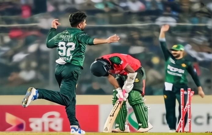সিরিজ জয়েও অপূর্ণতা, ব্যাটিং ধসে হোয়াইটওয়াশ হাতছাড়া বাংলাদেশের