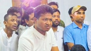 ঢাকা বিশ্ববিদ্যালয়, ডাকসু নির্বাচন, ছাত্রদল সভাপতি গণেশ, উপাচার্য নিয়াজ আহমেদ খান, টেবিল চাপড়ে ধমক